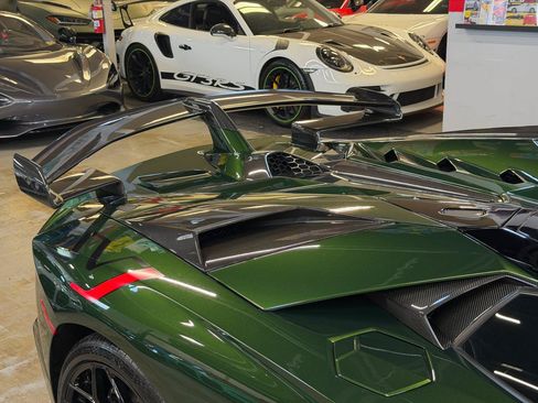 Used 2021 Lamborghini Aventador SVJ AWD/4WD image 51