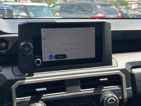 Used 2025 Toyota Tacoma SR image 18