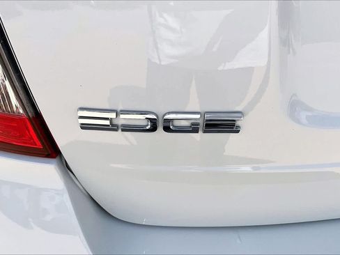 Used 2013 Ford Edge SEL FWD image 10