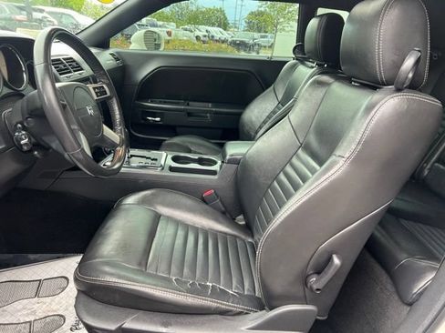 Used 2010 Dodge Challenger SE RWD image 14