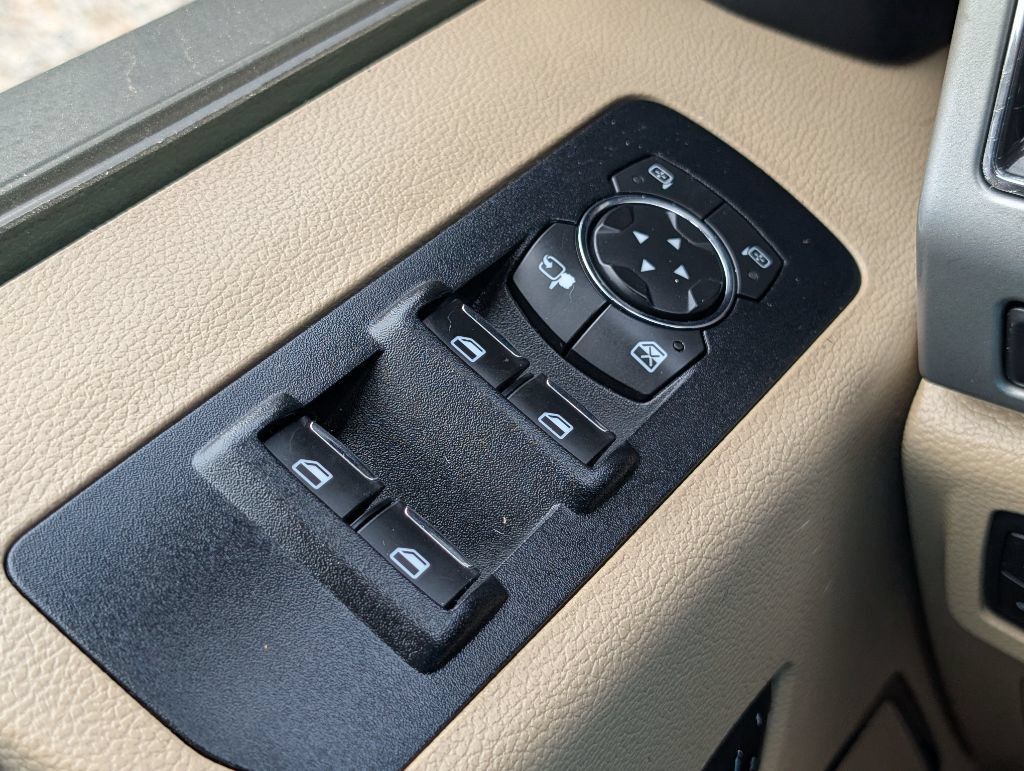Used 2017 Ford F150 Lariat AWD/4WD image 12
