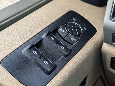 Used 2017 Ford F150 Lariat AWD/4WD image 12