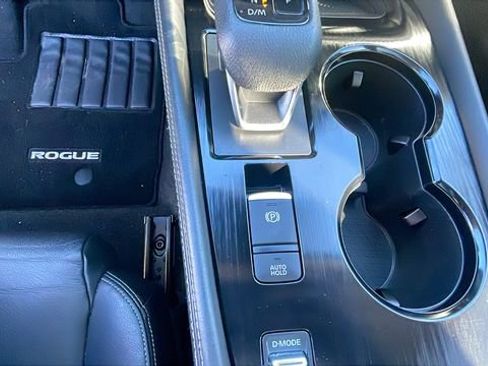 Used 2021 Nissan Rogue SL w/ Premium Package image 24