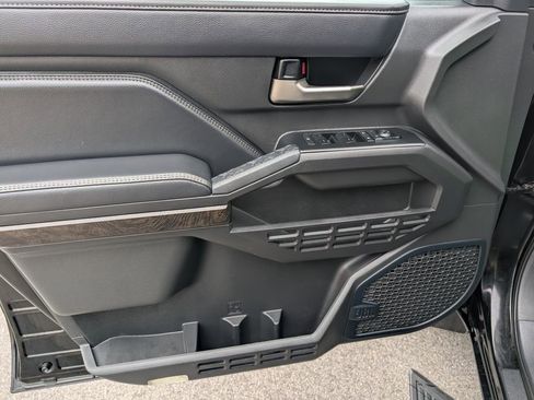 Used 2024 Toyota Tacoma Limited w/ Limited Package (LT) image 14