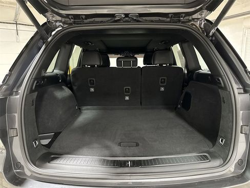 Used 2022 Jeep Grand Cherokee Trailhawk w/ Luxury Tech Group III image 24