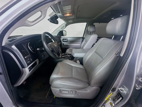 Used 2018 Toyota Sequoia Limited w/ Safety & Convenience Package AWD/4WD image 13