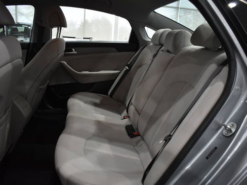 Used 2017 Hyundai Sonata SE image 27
