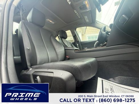 Used 2014 BMW 328i xDrive Sedan AWD/4WD image 17