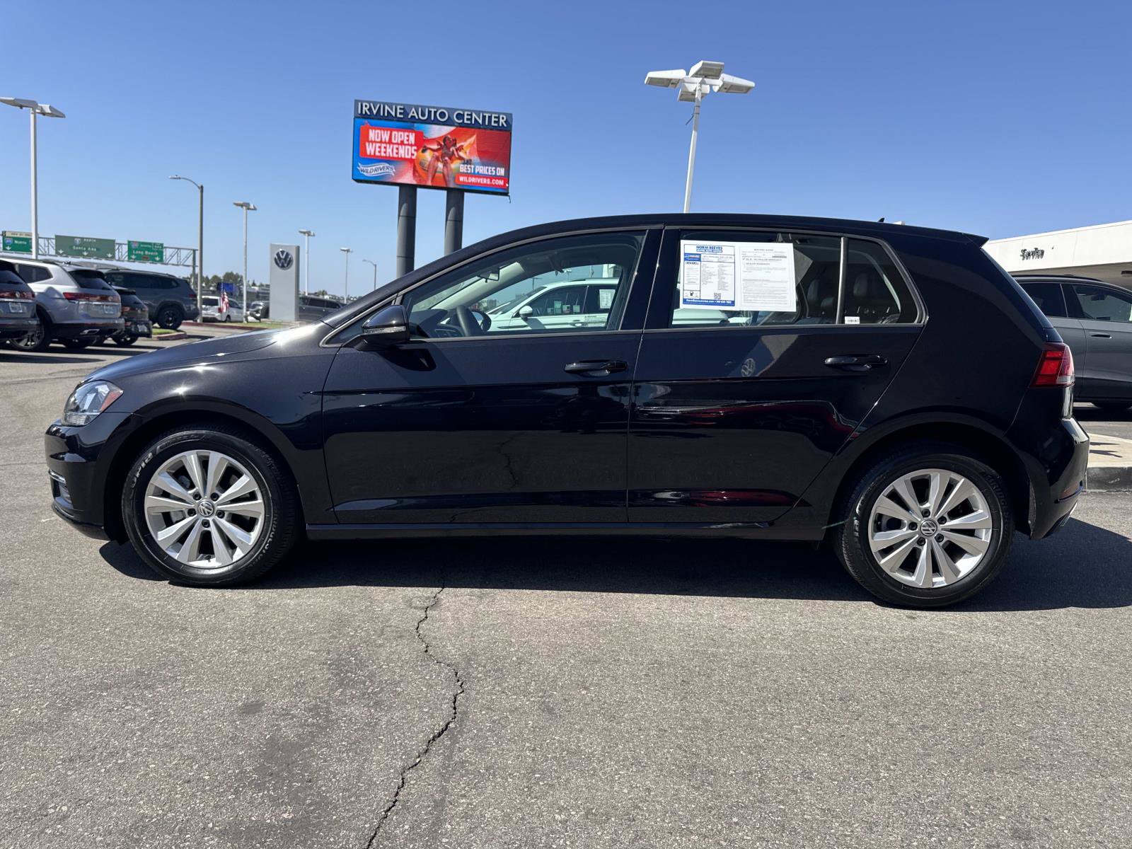 Used 2021 Volkswagen Golf 4-Door FWD image 2