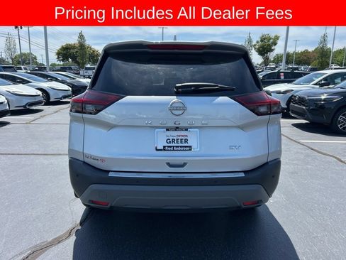 Used 2022 Nissan Rogue SV FWD image 16