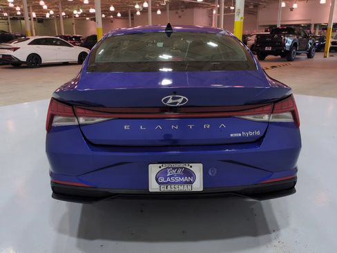 Certified 2023 Hyundai Elantra Blue FWD image 4