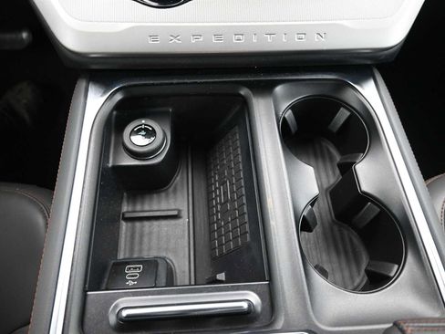 Used 2025 Ford Expedition Max Active image 26