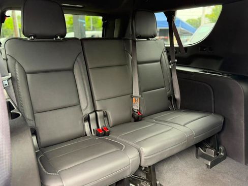 Used 2021 GMC Yukon XL Denali w/ Denali Premium Package AWD/4WD image 17