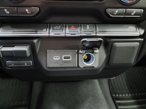 Used 2023 GMC Sierra 2500 SLE w/ SLE Convenience Package image 49