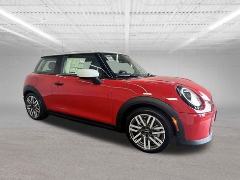 Certified 2025 MINI Cooper 2-Door Hardtop image 7
