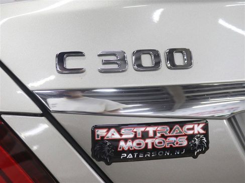 Used 2019 Mercedes-Benz C 300 4MATIC Sedan image 7