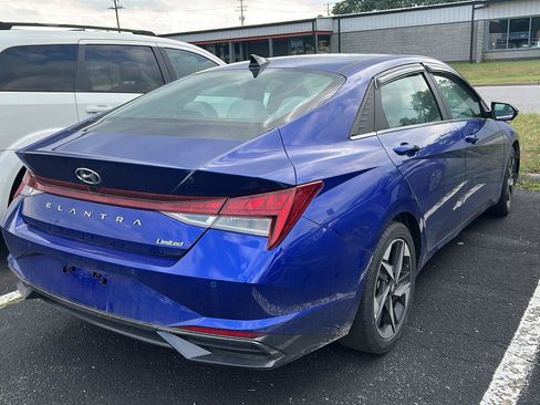 Used 2023 Hyundai Elantra Limited w/ Cargo Package FWD image 5