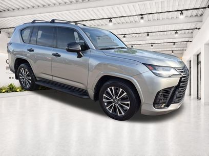Used 2022 Lexus LX 600 4WD w/ Appearance Package