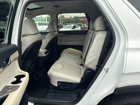 Used 2022 Hyundai Palisade SEL w/ 8P Bench Seat Package AWD/4WD image 10
