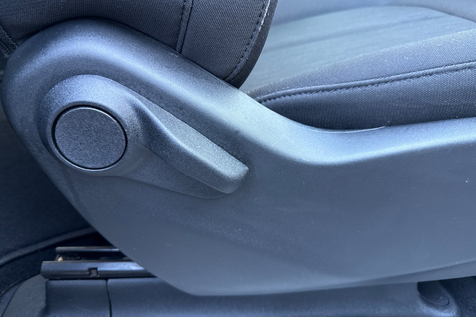 Used 2019 Chrysler Pacifica Touring Plus w/ Advanced Safetytec Group FWD image 23