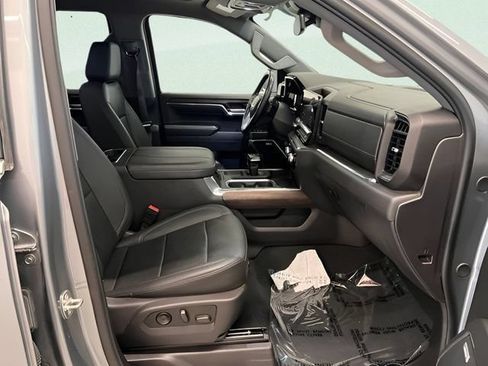 Certified 2024 GMC Sierra 1500 SLT w/ SLT Convenience Package AWD/4WD image 9