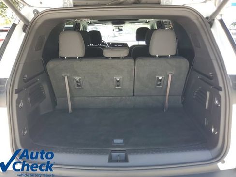Used 2024 Chevrolet Traverse LT w/ Midnight/Sport Edition FWD image 10