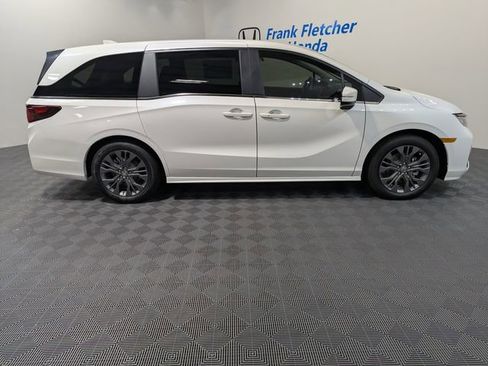 New 2026 Honda Odyssey Touring image 6