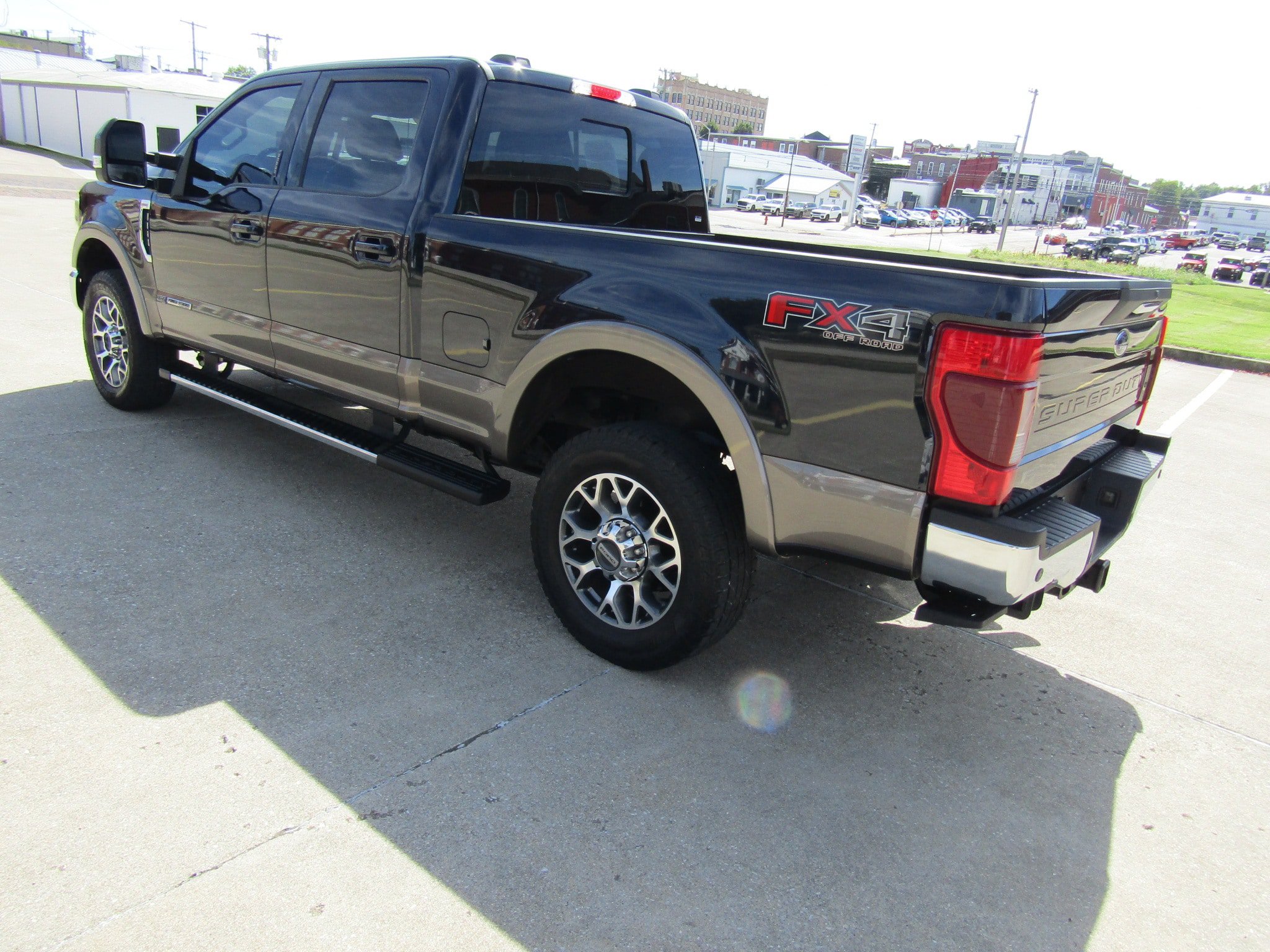 Used 2022 Ford F350 Lariat w/ Lariat Value Package AWD/4WD image 5