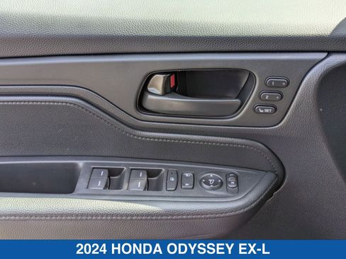 Used 2024 Honda Odyssey EX-L image 13