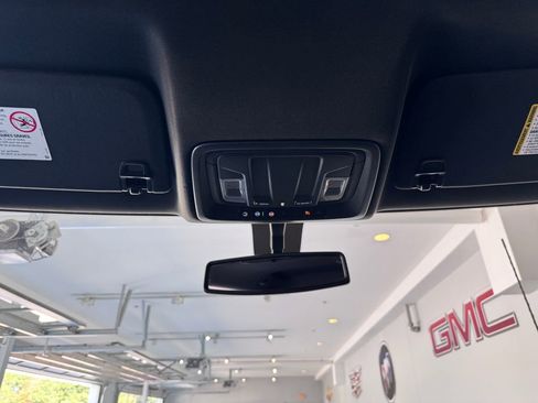 Used 2022 GMC Sierra 2500 AT4 image 28