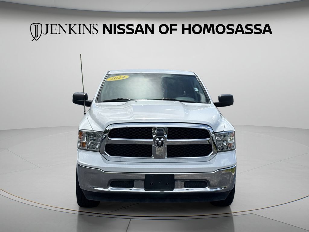 Used 2024 RAM 1500 Classic SLT AWD/4WD image 3