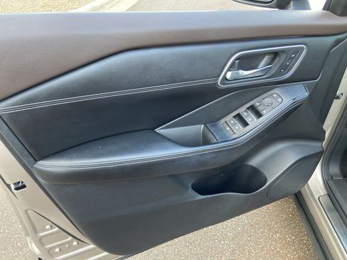 Certified 2023 Nissan Rogue Platinum w/ Platinum Premium Package FWD image 9