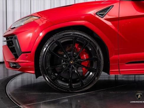 Used 2024 Lamborghini Urus S AWD/4WD image 12