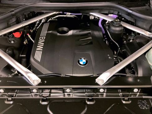 New 2026 BMW X7 xDrive40i w/ M Sport Package image 17