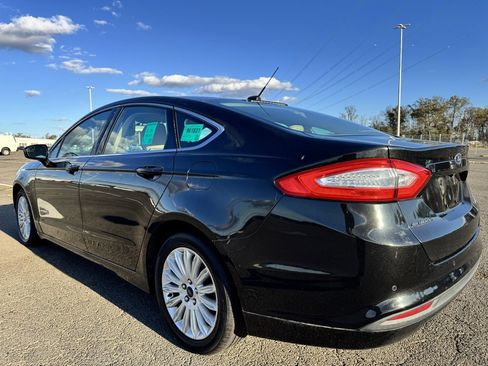 Used 2015 Ford Fusion SE w/ Equipment Group 502A image 4