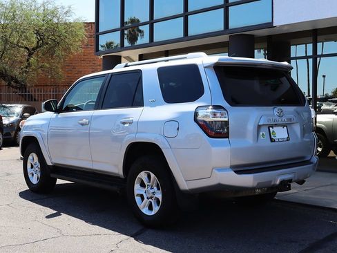 Used 2014 Toyota 4Runner SR5 AWD/4WD image 9