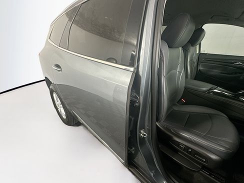 Used 2018 Buick Enclave Essence FWD image 28
