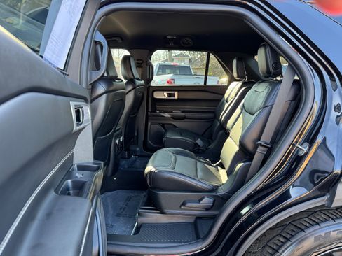 Used 2020 Ford Explorer ST image 12