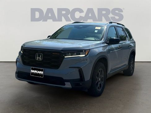 Used 2024 Honda Pilot TrailSport image 3