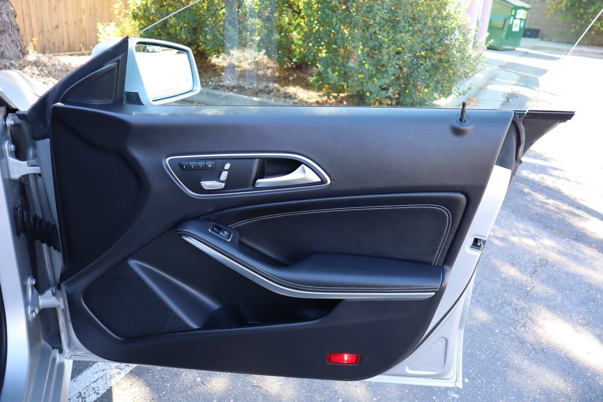 Used 2018 Mercedes-Benz CLA 250 4MATIC image 26
