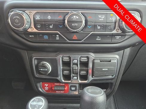 Used 2023 Jeep Wrangler Unlimited Rubicon 4xe w/ Cold Weather Group AWD/4WD image 22