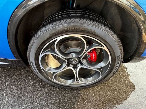 Used 2024 Alfa Romeo Stelvio Veloce image 13