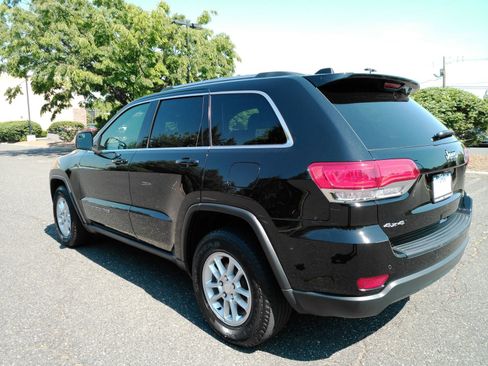 Used 2018 Jeep Grand Cherokee Laredo AWD/4WD image 5