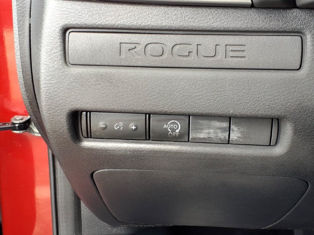 Used 2024 Nissan Rogue S AWD/4WD image 15