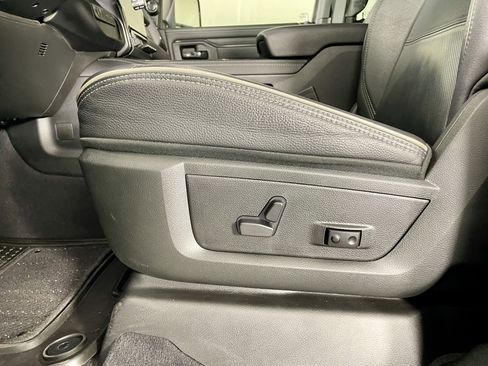 Used 2024 RAM 2500 Limited image 16