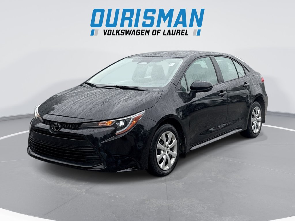 Used 2025 Toyota Corolla LE FWD image 1
