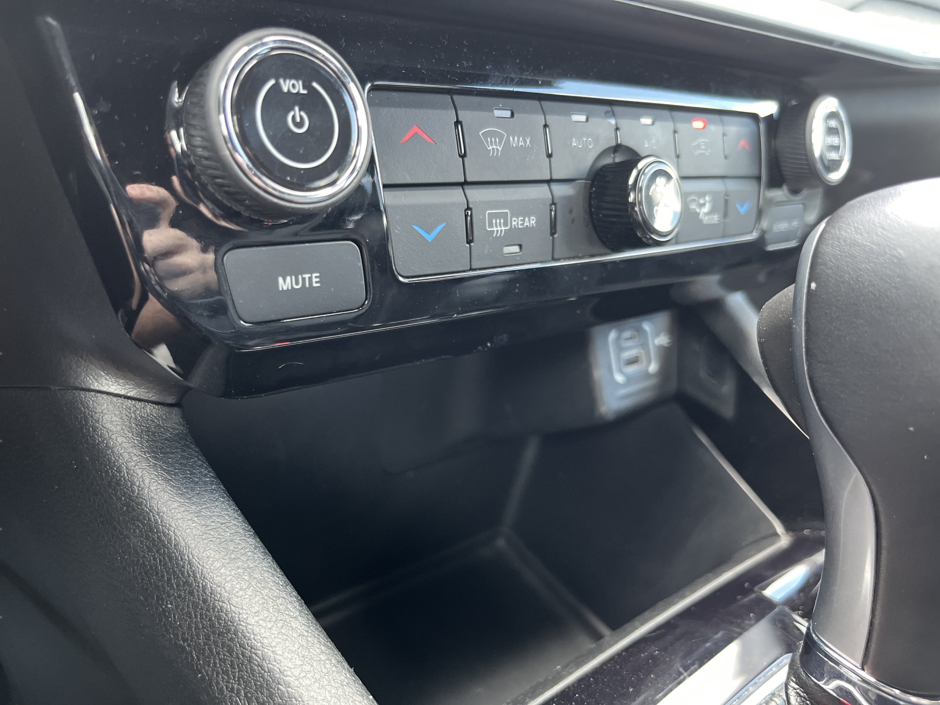 Used 2025 Jeep Compass Limited AWD/4WD image 27