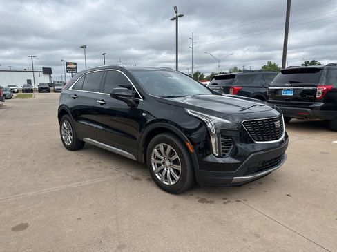 Used 2020 Cadillac XT4 Premium Luxury FWD image 3