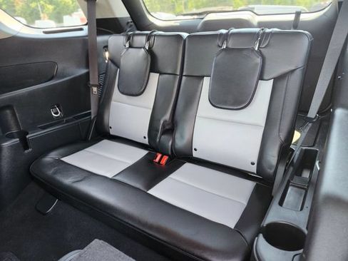 Used 2023 Ford Explorer XLT w/ Equipment Group 202A AWD/4WD image 17
