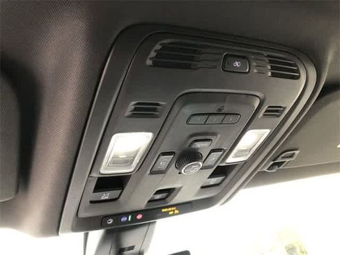 Used 2021 GMC Yukon XL Denali w/ Denali Premium Package image 22